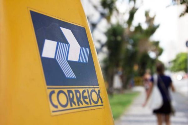 Presidente dos Correios vai dispensar cinco dos oito vice-presidentes