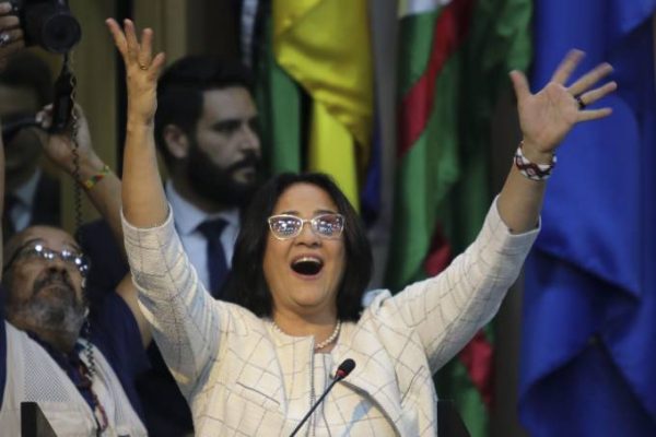 Damares é atração em jantar beneficente para venezuelanos anti-Maduro