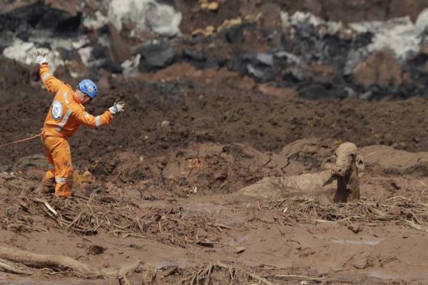 Israelenses tentarão achar vítimas de Brumadinho pelo sinal de celular