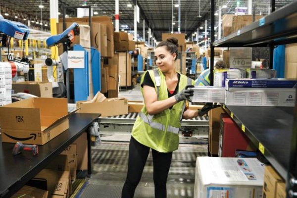 Amazon: crescimento a todo vapor graças às vendas de fim de ano