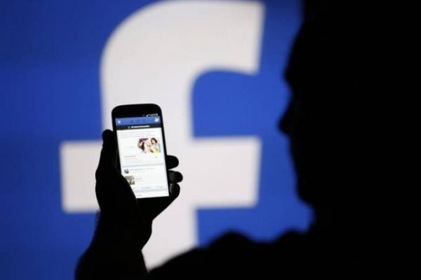 Após escândalo, Facebook encerra em parte programa que espionava celulares
