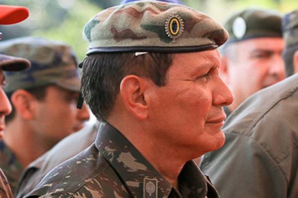 Damares traz general de volta para o comando da Funai