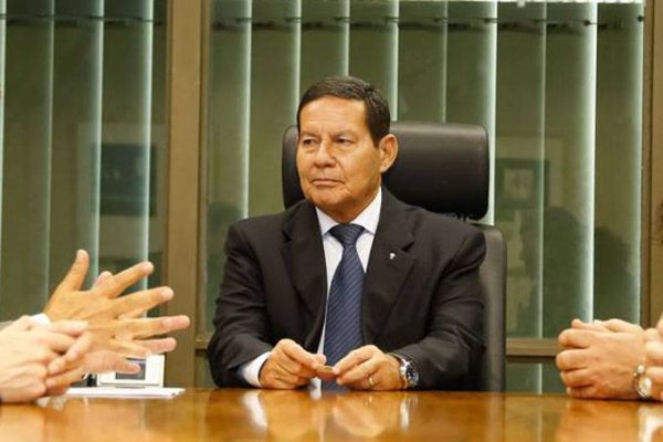 Mourão diz que Maia é ‘bom nome’ na eleição para presidente da Câmara