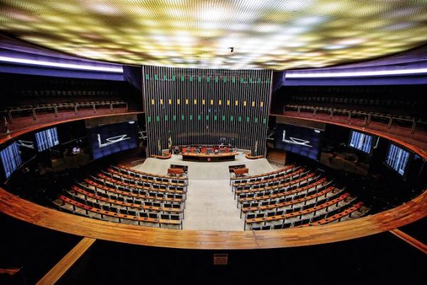 Polícia da Câmara orienta deputado contra a ‘fraude do oportunista’