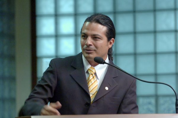 Ibaneis indica ex-deputado condenado em 2ª instância para cargo na Casa Civil