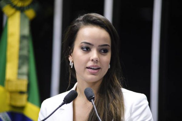 Assessoras negam à PF serviços de babá e de doméstica para Shéridan