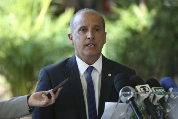 Governo quer Renan como rival no Senado para aproveitar sua rejeição