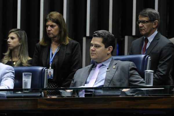 Alcolumbre pede investigação de fraude da eleição da Mesa