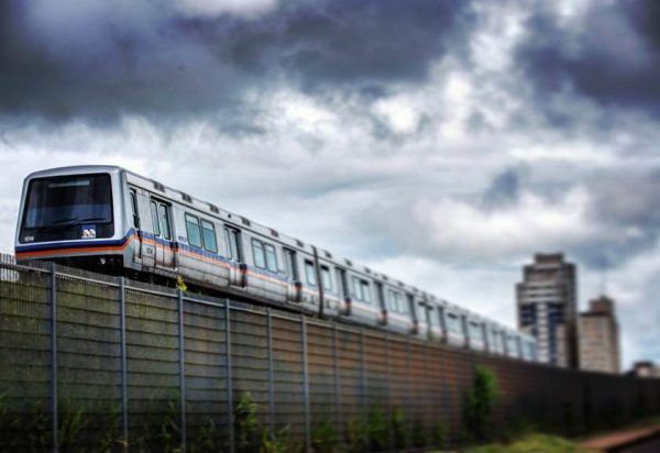 Após manutenção nos trilhos, metrô volta a funcionar normalmente