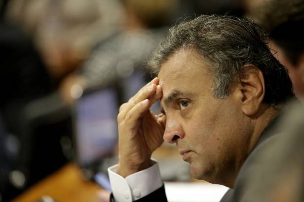 Aécio ganha mais uma