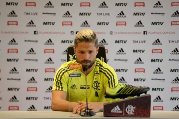 Diego chora ao lembrar jovens mortos: “É a maior tragédia deste clube”