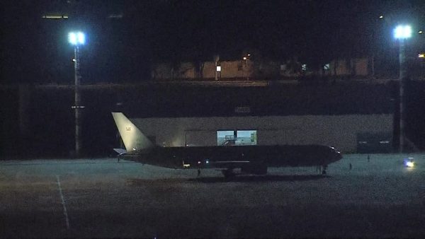 Avião com ajuda humanitária para a Venezuela deixa Brasília