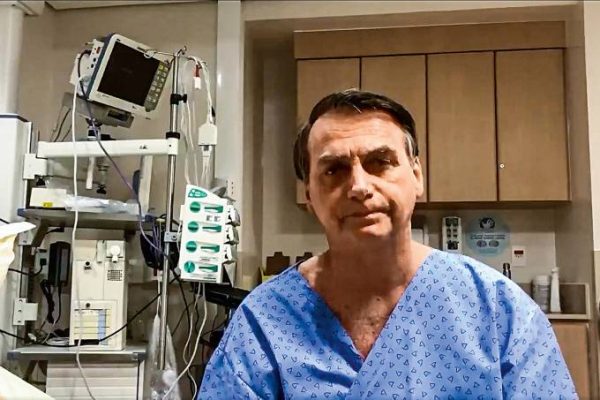 Sem dor ou febre, Bolsonaro apresenta evolução em exames