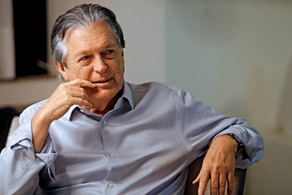 Presidente do PSL nega que deixará partido e não comenta sobre Bebianno