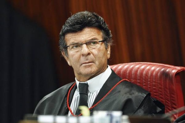 Fux nega pedido do INSS para suspender ações sobre auxílio permanente