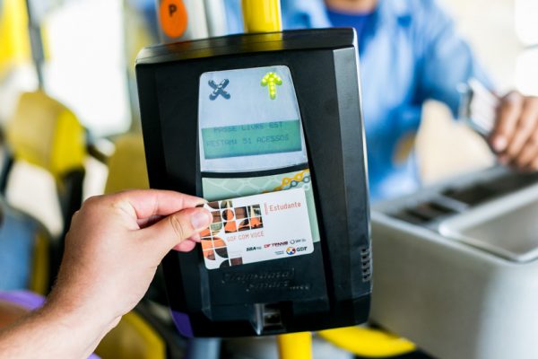 Novo projeto mantém Passe Livre na rede pública e limita na particular