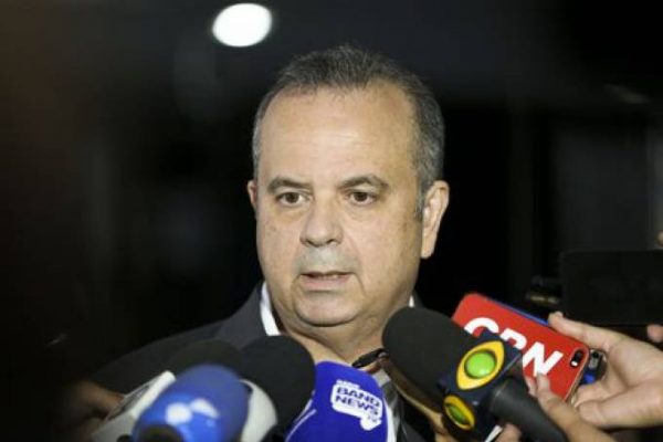 Idade mínima será 65 anos (homem) e 62 (mulher) em 12 anos, diz Marinho