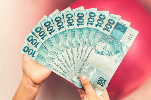 BC mantém taxa Selic em 6,5% ao ano. Veja quanto R$ 5 mil rendem hoje