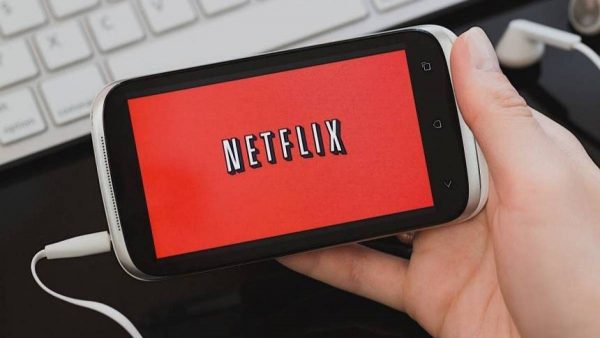 Como baixar filmes e séries da Netflix no seu celular