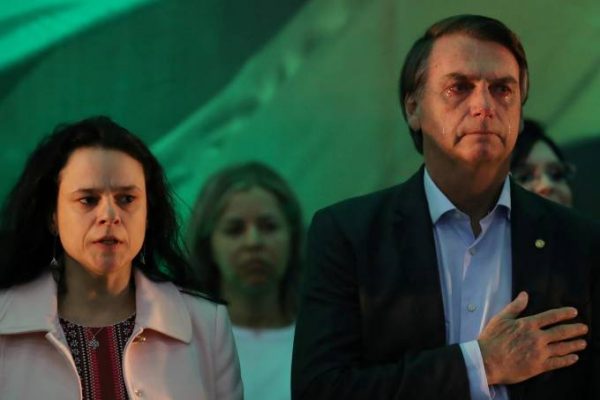 Janaina Paschoal critica postura de Bolsonaro e diz: ‘Deixem 64 em 64!’