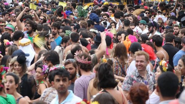 Foi roubado? Se perdeu? Veja como proteger seu celular e a si mesmo no Carnaval