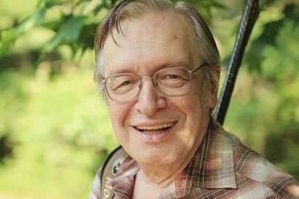 Olavo de Carvalho pede que alunos deixem cargos no governo