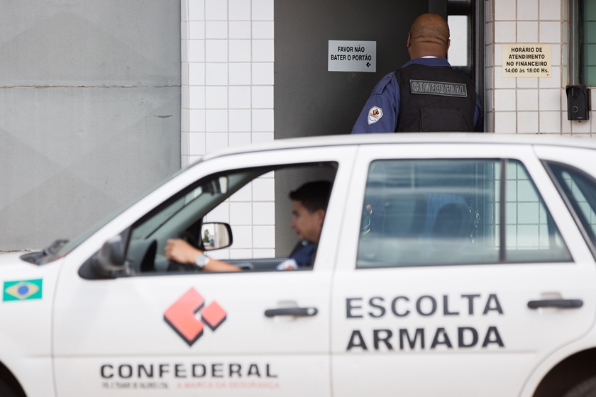 Vigilantes terceirizados do GDF reclamam de salários atrasados