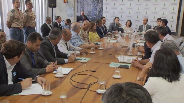 PMs e bombeiros entregam propostas de reajuste salarial ao GDF; ainda não há acordo