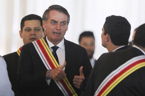 Bolsonaro tenta amenizar celebração por golpe de 1964: ‘É rememorar’