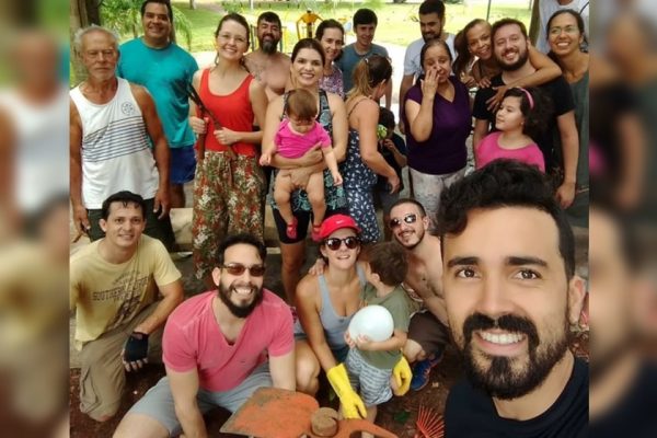 Moradores da 402 sul se unem para reformar a quadra