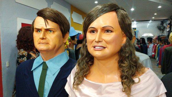 Boneco de Bolsonaro vai desfilar em Olinda e no Recife’, diz artesão da Embaixada dos Bonecos Gigantes