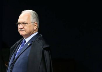 Fachin dá 5 dias para Moraes apresentar informações sobre inquérito