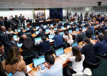 Governo muda reforma da Previdência para garantir votação na CCJ