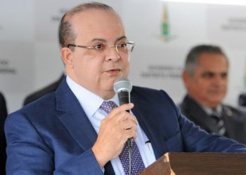 Governador do DF diz que prioridade é pagar salários em dia e não é momento de falar em reajuste