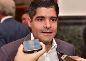 ‘Hoje não vejo razão para fusão do DEM com PSDB’, diz ACM Neto