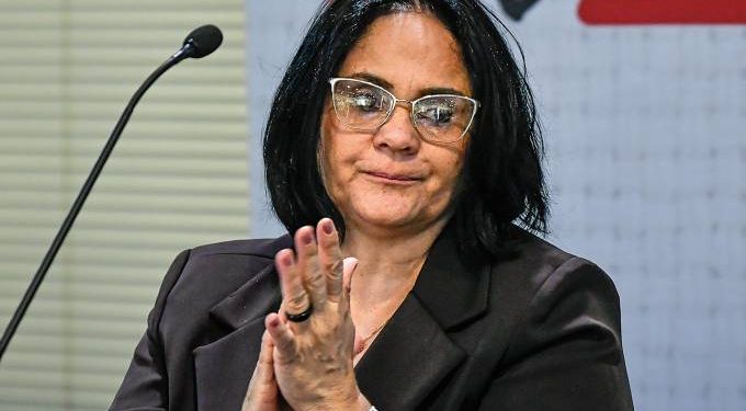 Bolsonaro sanciona lei que adota política contra automutilação e suicídio