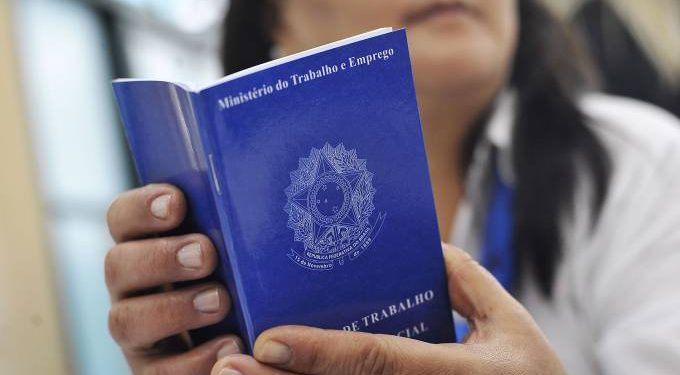 Após crítica de Bolsonaro, IBGE defende metodologia para medir desemprego