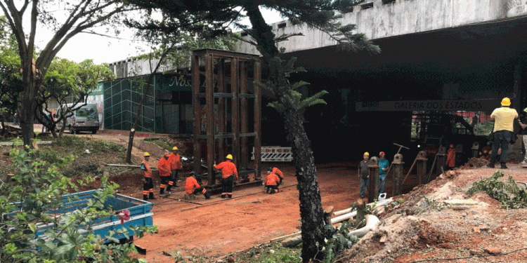 Lojistas da Galeria dos Estados, em Brasília, têm até domingo para desocupar prédio