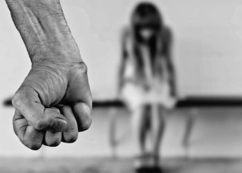 Três novas leis que beneficiam mulheres vítimas de violência passam a valer no DF