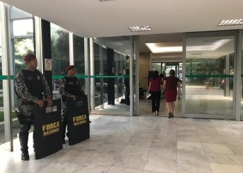 Segurança na Esplanada dos Ministérios é reforçada durante ato indígena no DF