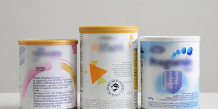 Polícia investiga venda ilegal de leite para crianças alérgicas no DF