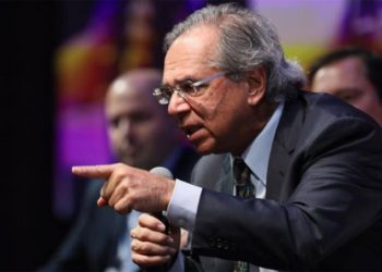 Guedes sugere que Bolsonaro não o consultou sobre intervenção na Petrobras