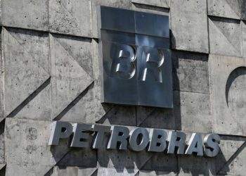 TCU estuda limitar salários em estatais, que chegam a R$ 200 mil, a teto