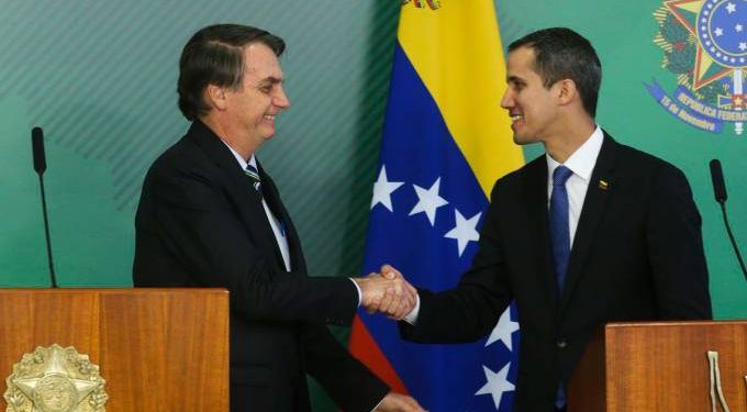 Governo incentiva países “identificados com liberdade” a apoiarem Guaidó