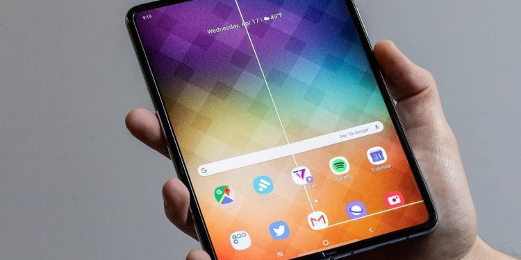 Samsung vai cancelar reservas do Galaxy Fold se não conseguir enviá-los até o final de maio
