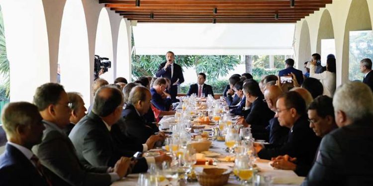 Governadores ganham promessa de verba em troca de apoio à Previdência