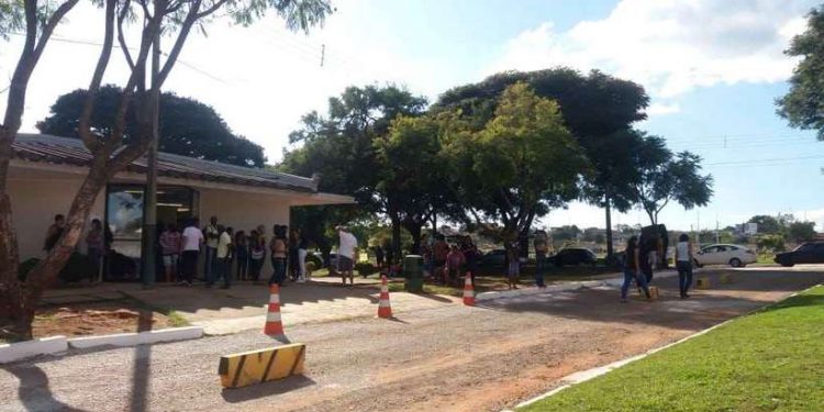 Família pede justiça para jovem que morreu no Hospital de Sobradinho