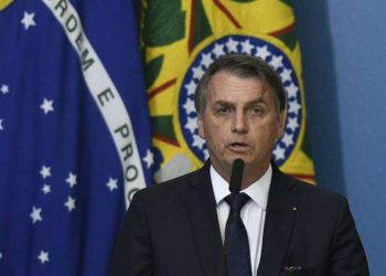 Bolsonaro assina documento de consagração do Brasil ao Coração de Maria