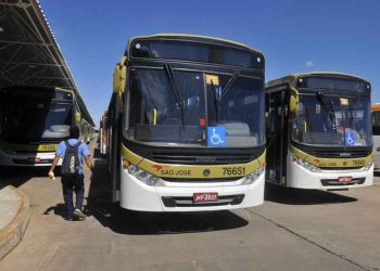 Após paralisação relâmpago, ônibus que atendem Ceilândia voltam a circular