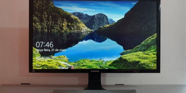 Review do monitor Samsung UE590: resolução 4K e preço acessível